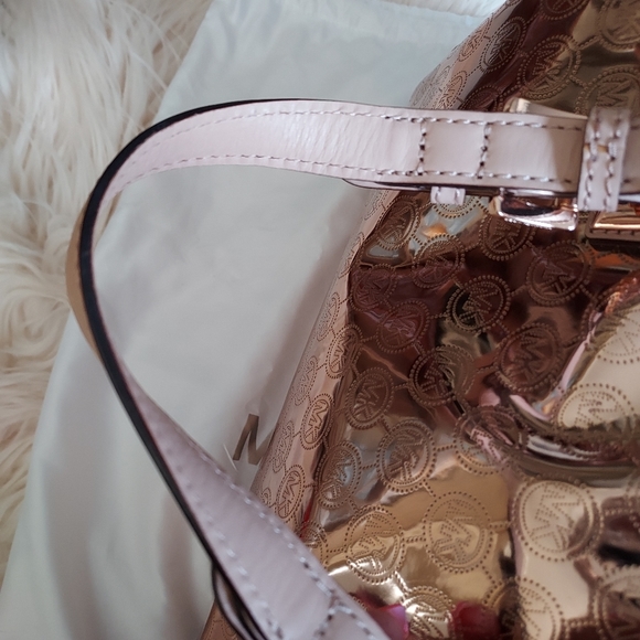 Michael Kors Rose Gold Metallic Grayson Boston Speedy Bag - Picture 7 of 13